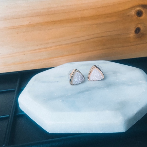 18K Gold White Triangle Druzy Stud Earrings NWT - Picture 2 of 3
